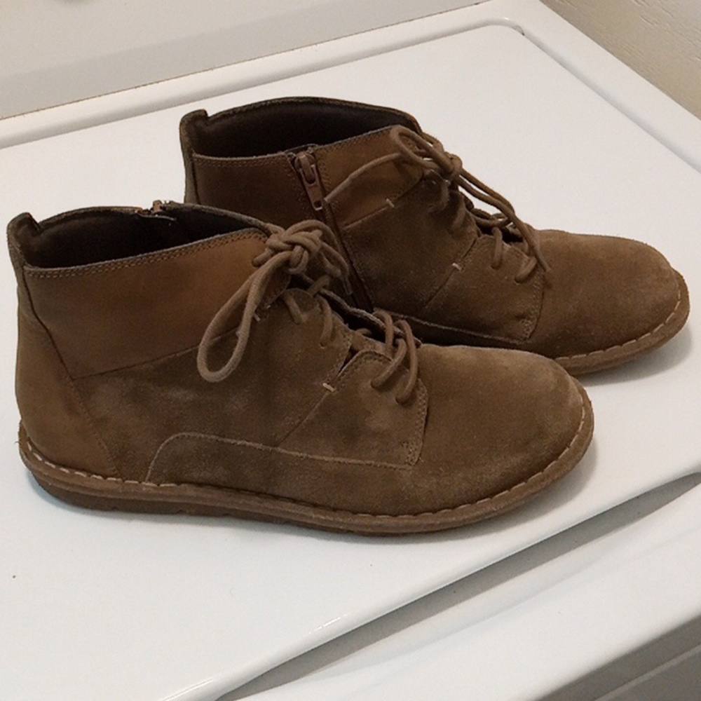 Handsome 'Desert' boot style soft suede zip/tie 1/2 boot shoe by Clark's